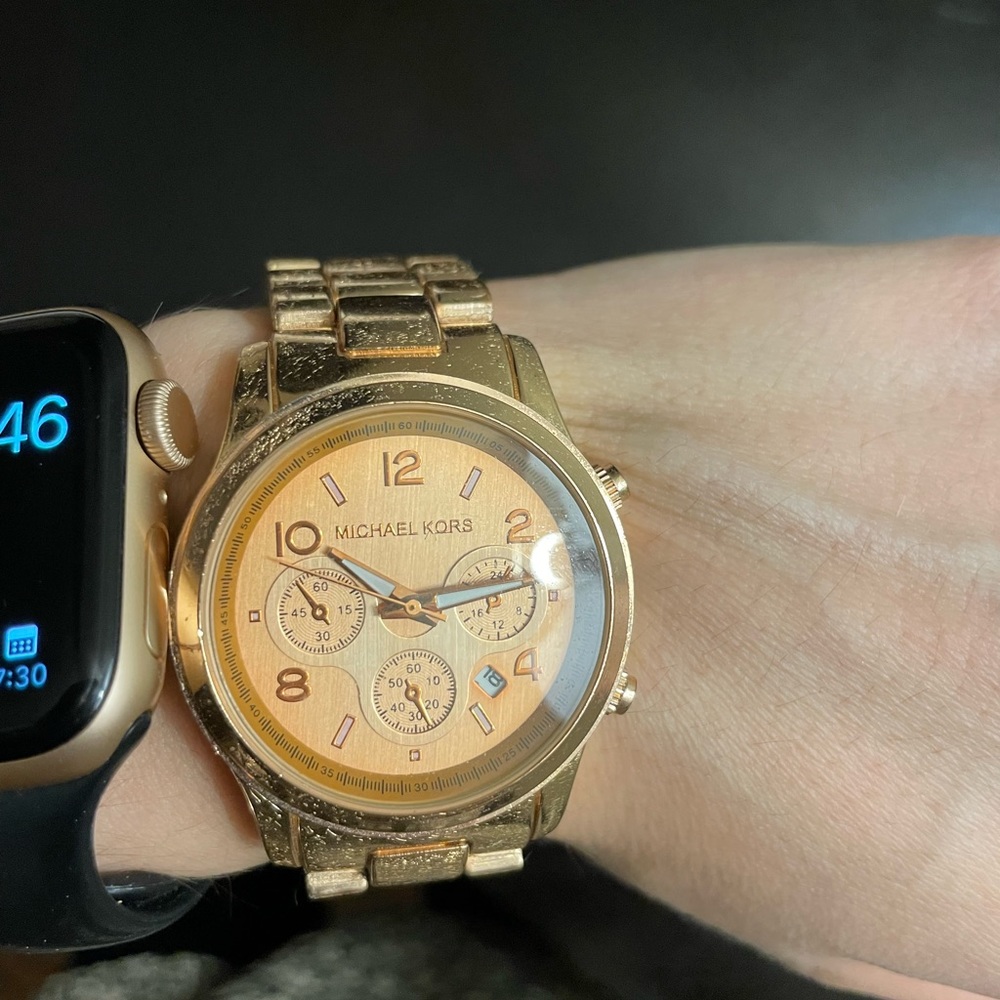 Michael kors gold watch. See pics. Used. Needs to be cleaned